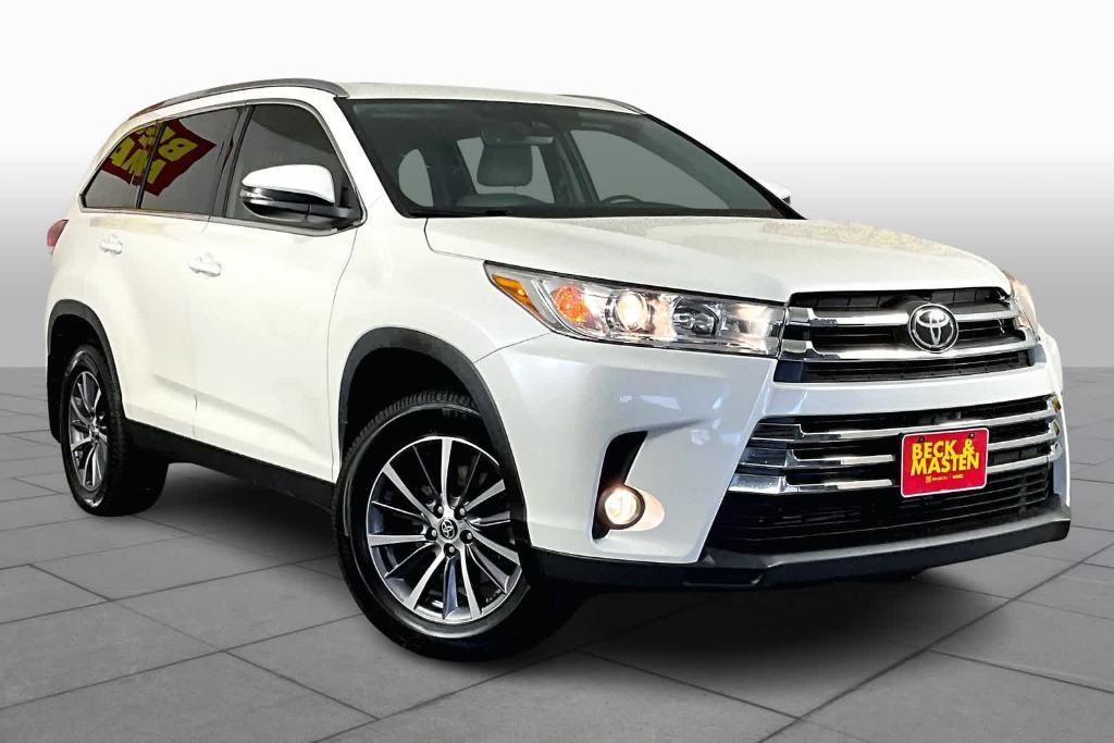 used 2019 Toyota Highlander car, priced at $25,945