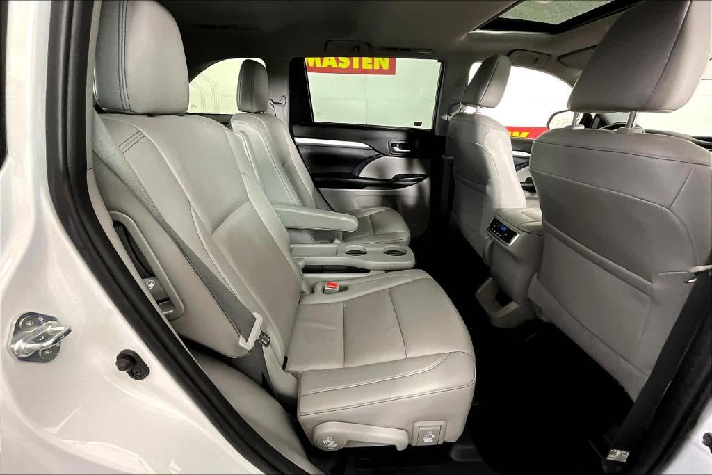 used 2019 Toyota Highlander car, priced at $25,945