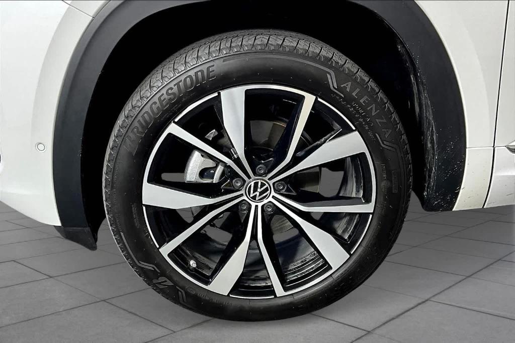 used 2024 Volkswagen Atlas car, priced at $38,805