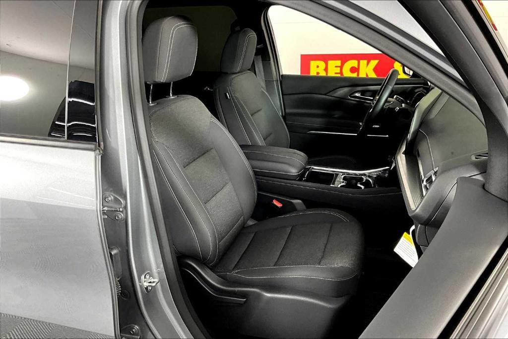used 2024 Chevrolet Traverse car, priced at $40,995