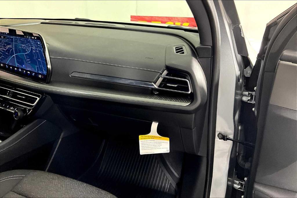 used 2024 Chevrolet Traverse car, priced at $40,995