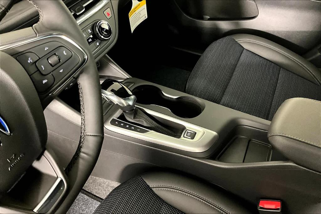 new 2025 Buick Envista car, priced at $27,479