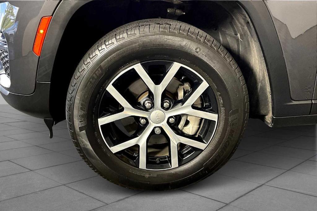 used 2023 Jeep Grand Cherokee car, priced at $29,932
