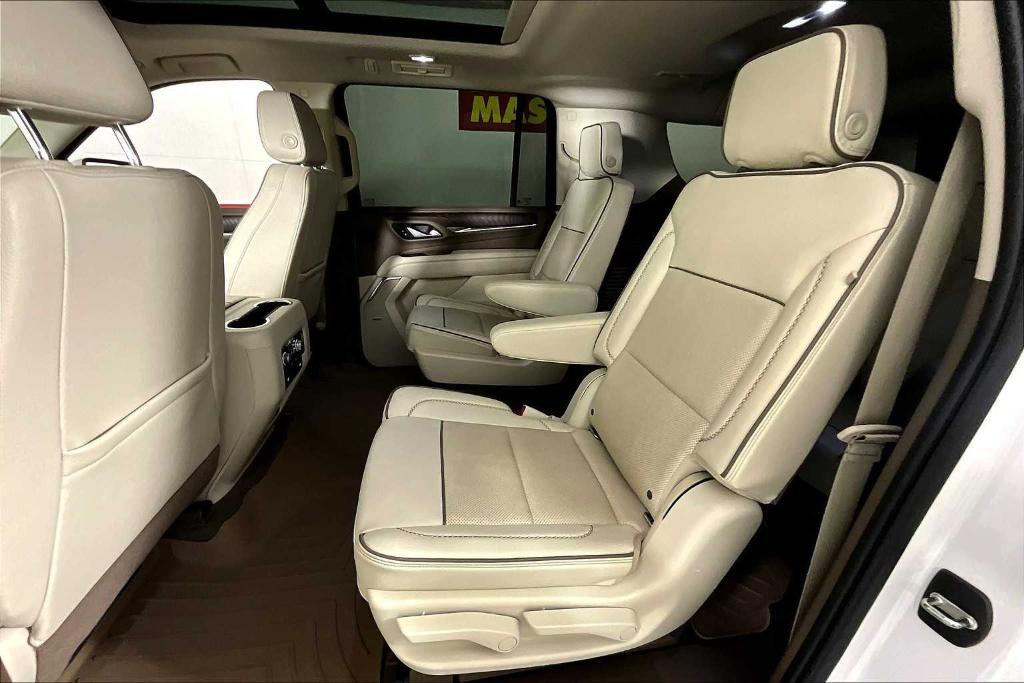 used 2022 GMC Yukon XL car, priced at $45,975