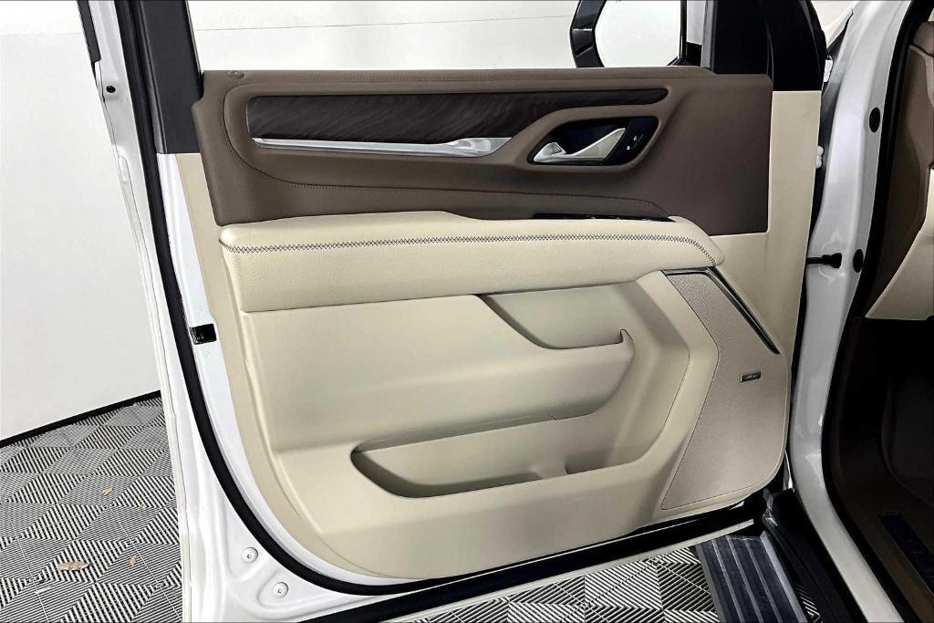 used 2022 GMC Yukon XL car, priced at $45,975