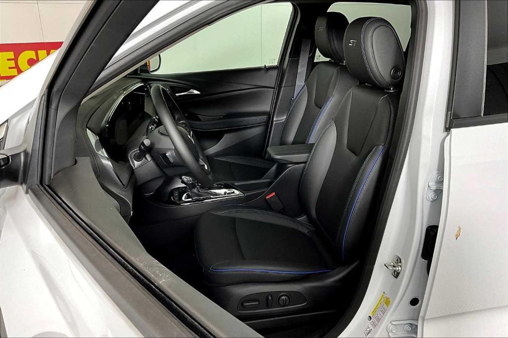 new 2025 Buick Encore GX car, priced at $28,125