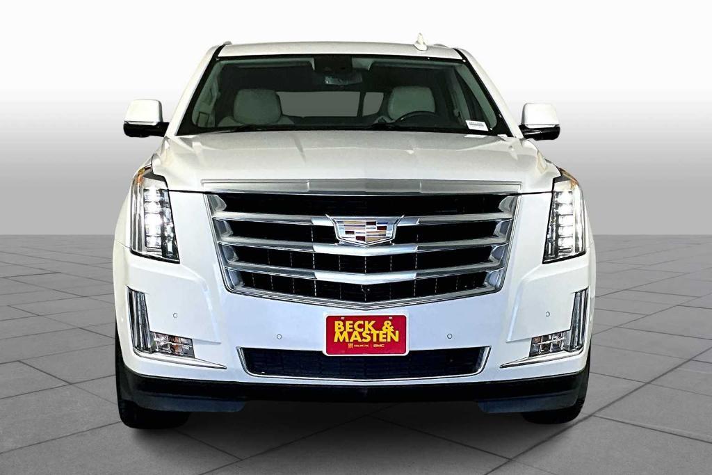 used 2020 Cadillac Escalade car, priced at $38,895