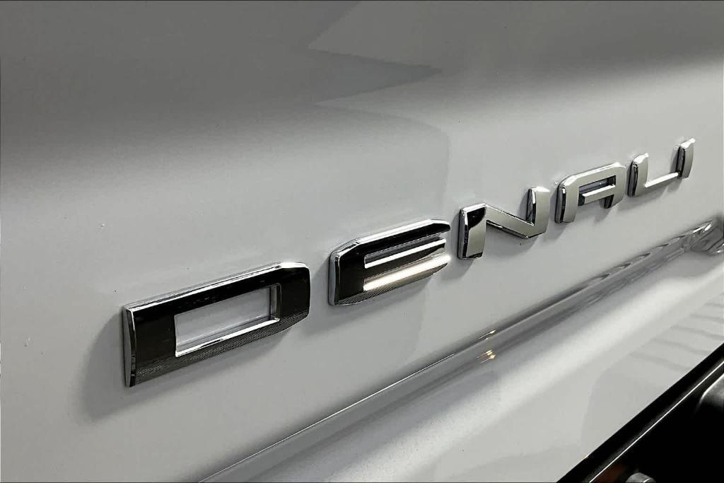 used 2022 GMC Sierra 2500 car, priced at $52,585