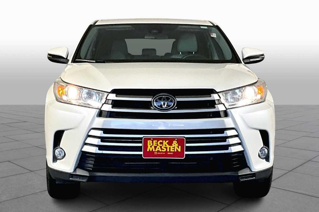 used 2019 Toyota Highlander car, priced at $23,797