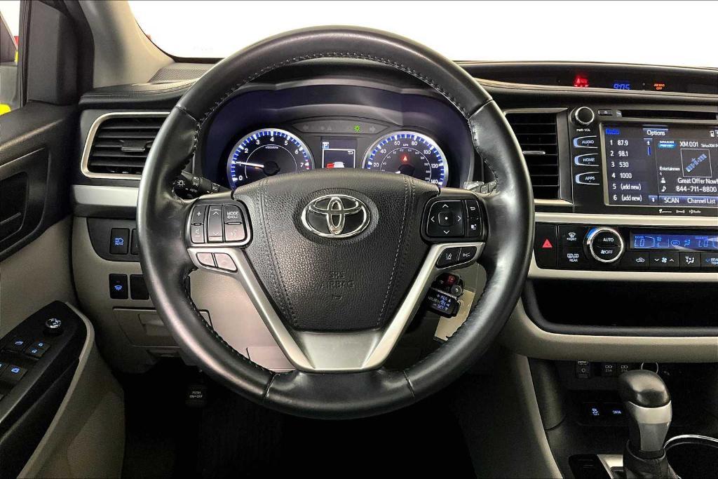 used 2019 Toyota Highlander car, priced at $23,797