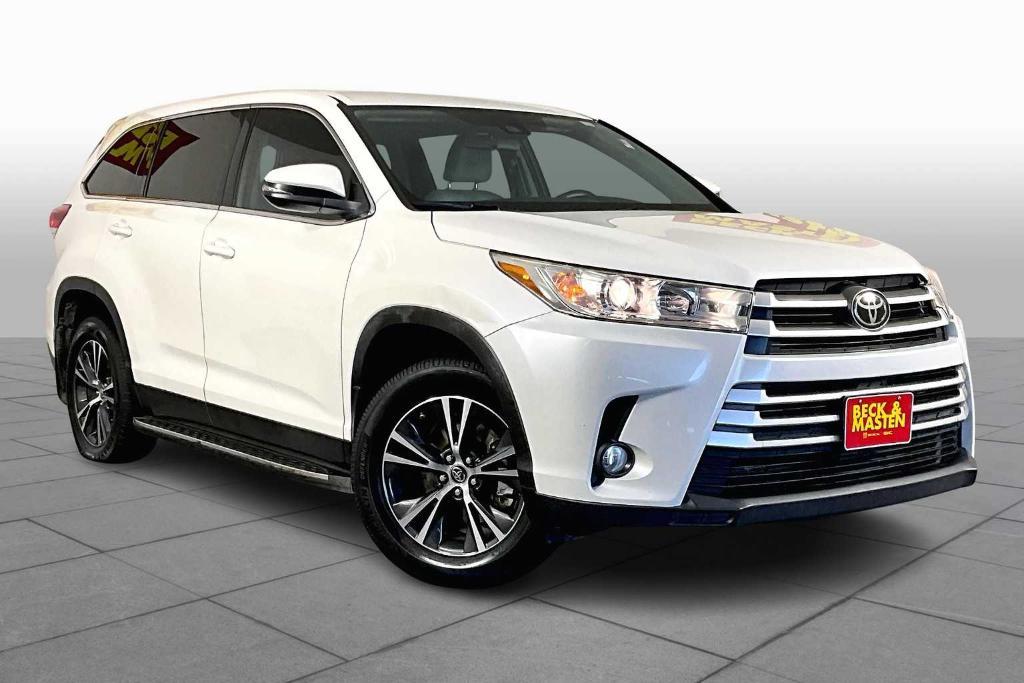 used 2019 Toyota Highlander car, priced at $23,797