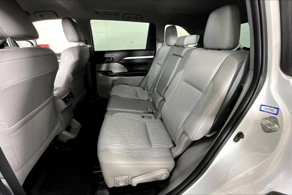 used 2019 Toyota Highlander car, priced at $23,797