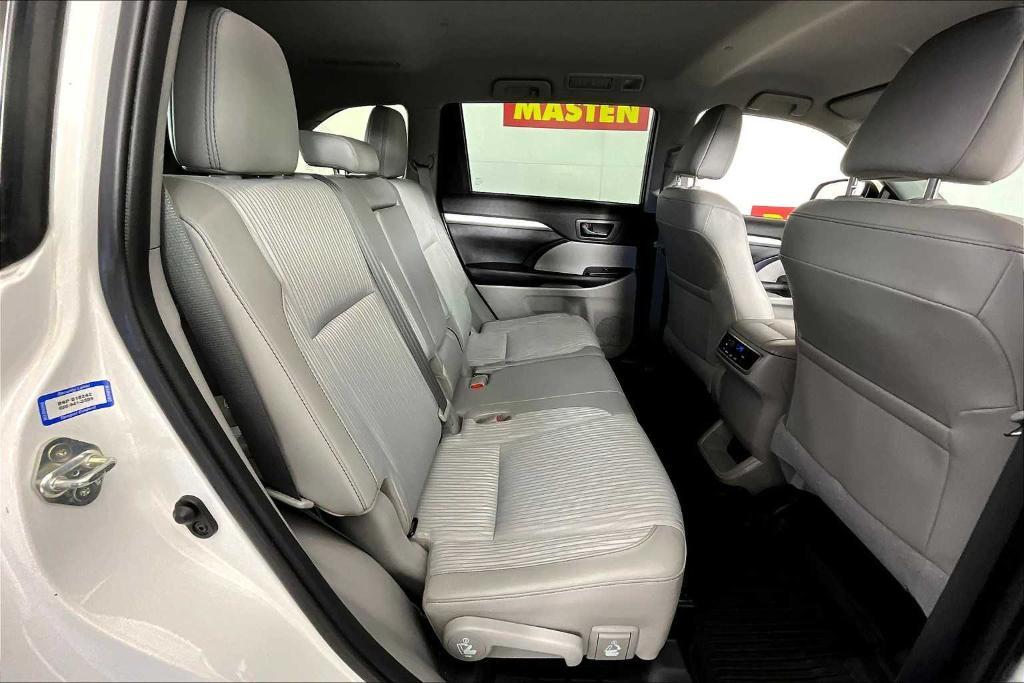 used 2019 Toyota Highlander car, priced at $23,797