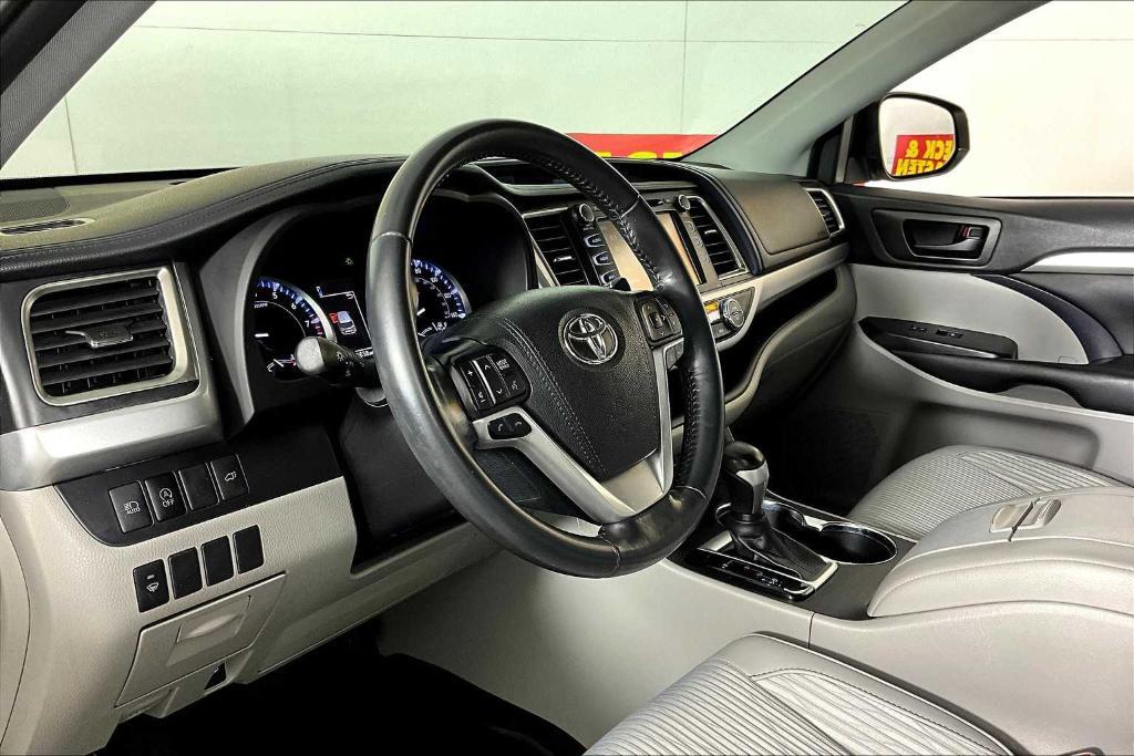 used 2019 Toyota Highlander car, priced at $23,797