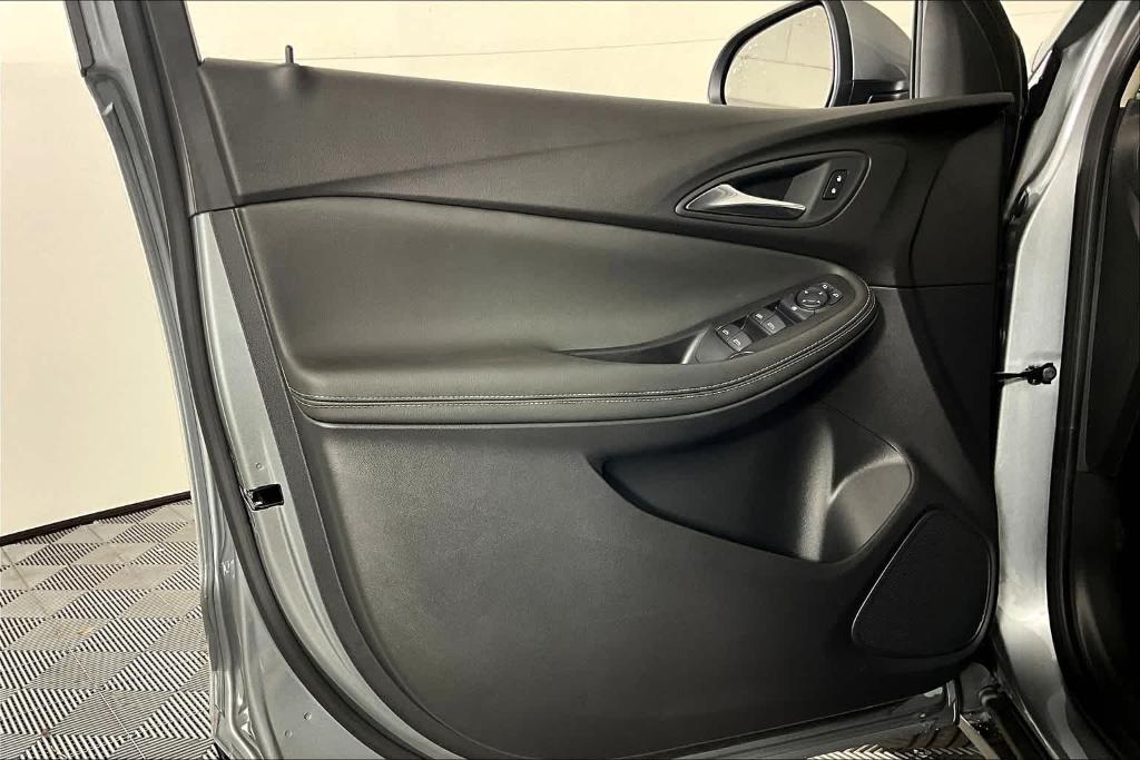 new 2025 Buick Encore GX car, priced at $29,180
