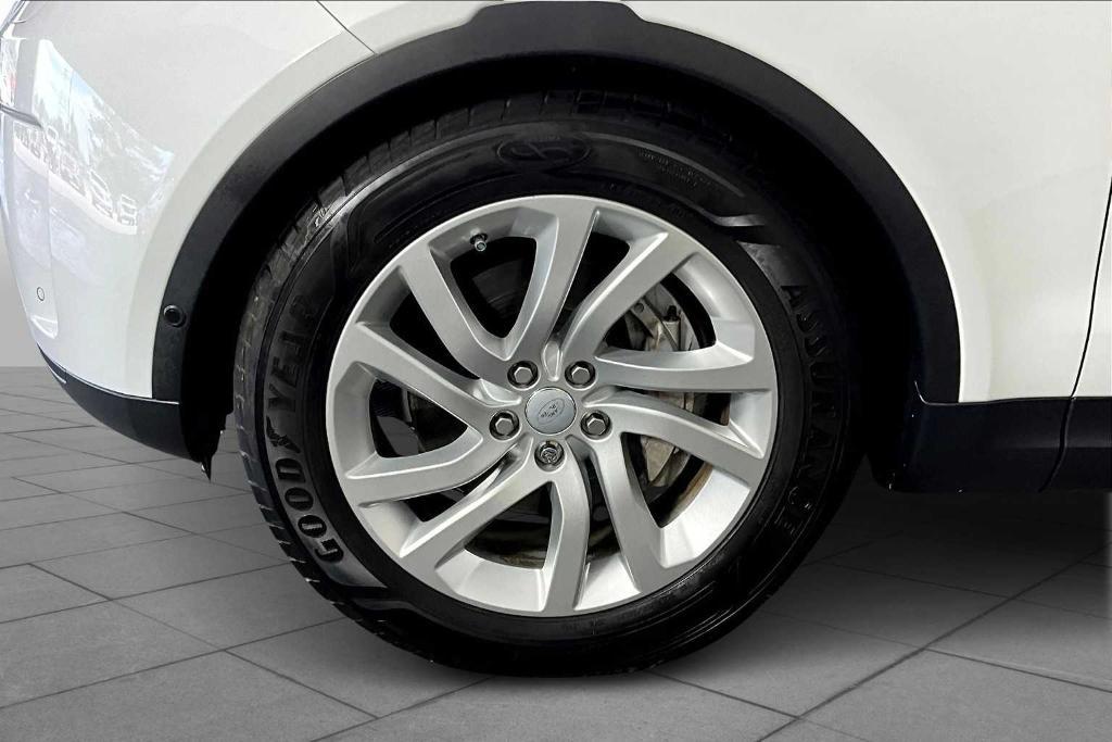 used 2019 Land Rover Discovery car, priced at $25,947