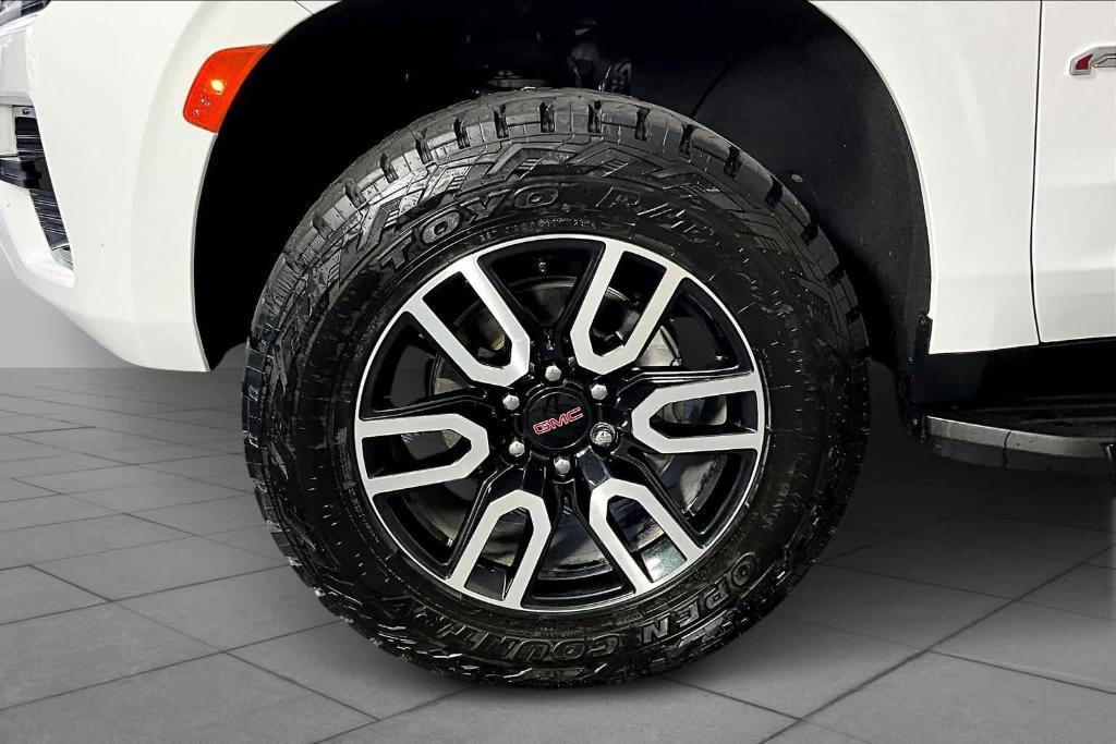 used 2022 GMC Yukon car, priced at $48,405