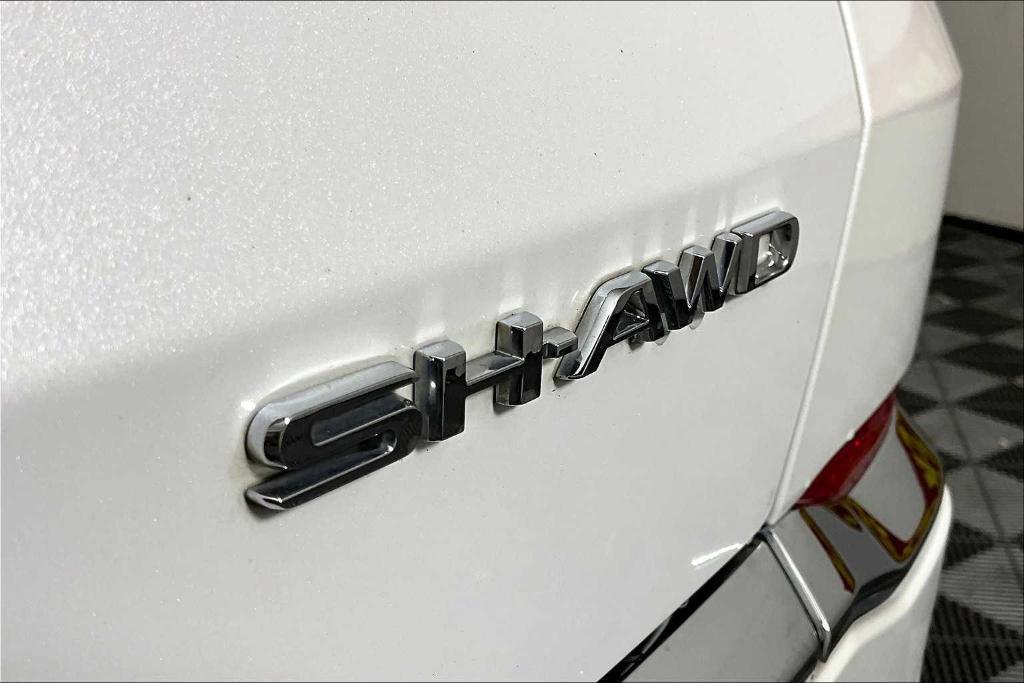 used 2023 Acura MDX car, priced at $41,189