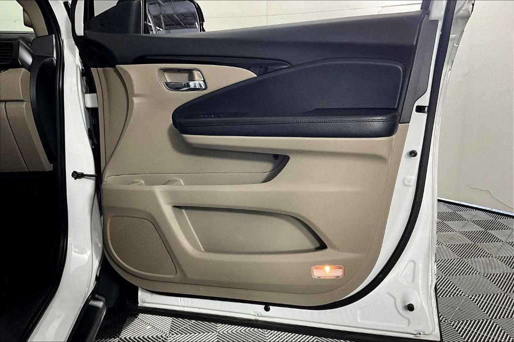 used 2021 Honda Pilot car, priced at $31,611
