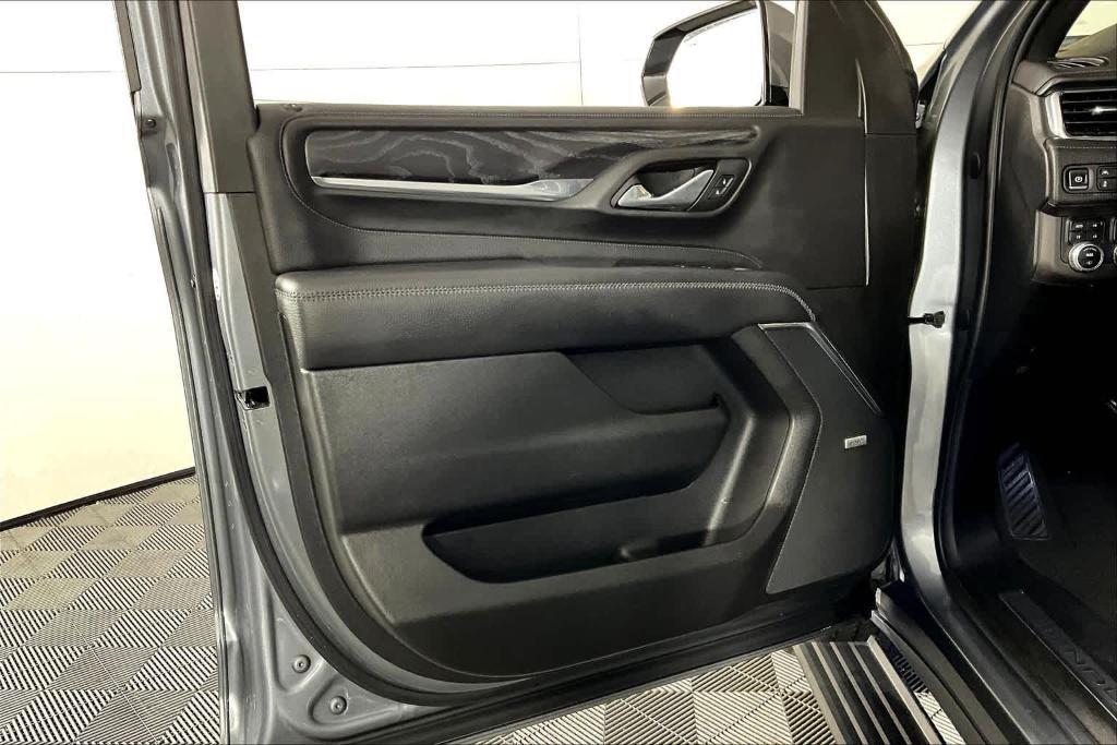 used 2022 GMC Yukon XL car, priced at $47,996