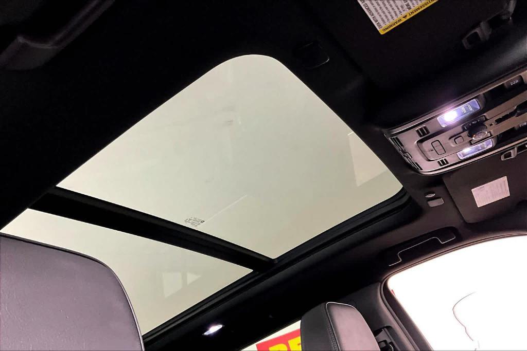 used 2022 GMC Yukon XL car, priced at $47,996