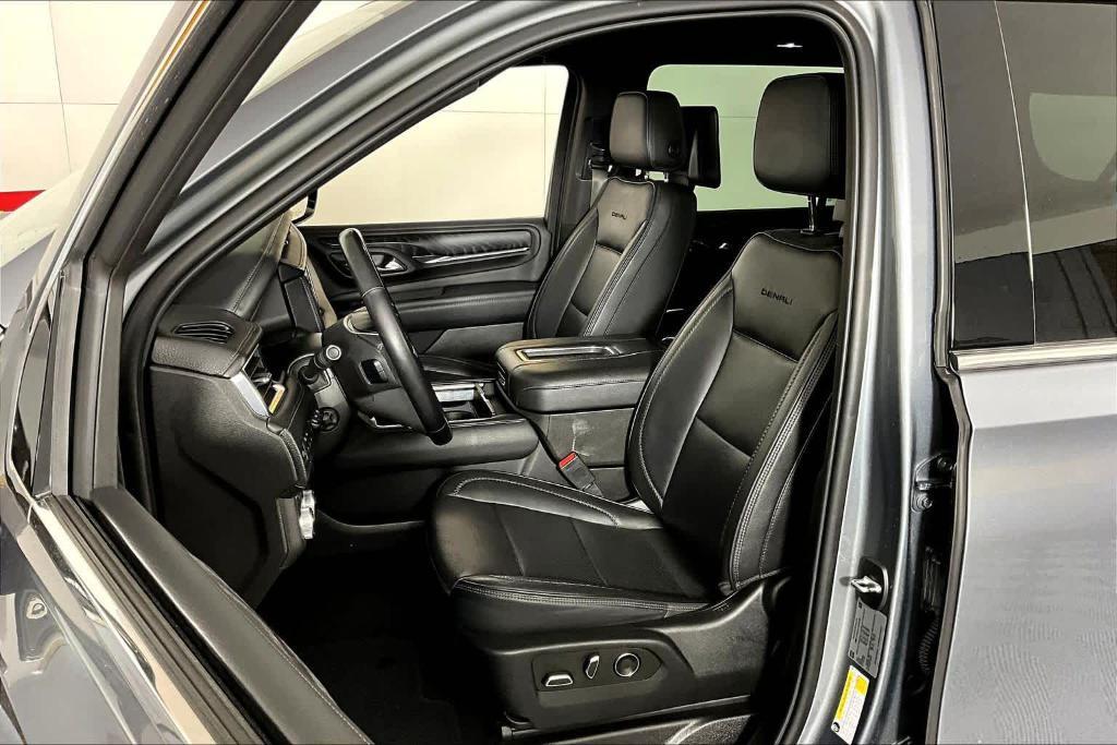 used 2022 GMC Yukon XL car, priced at $47,996