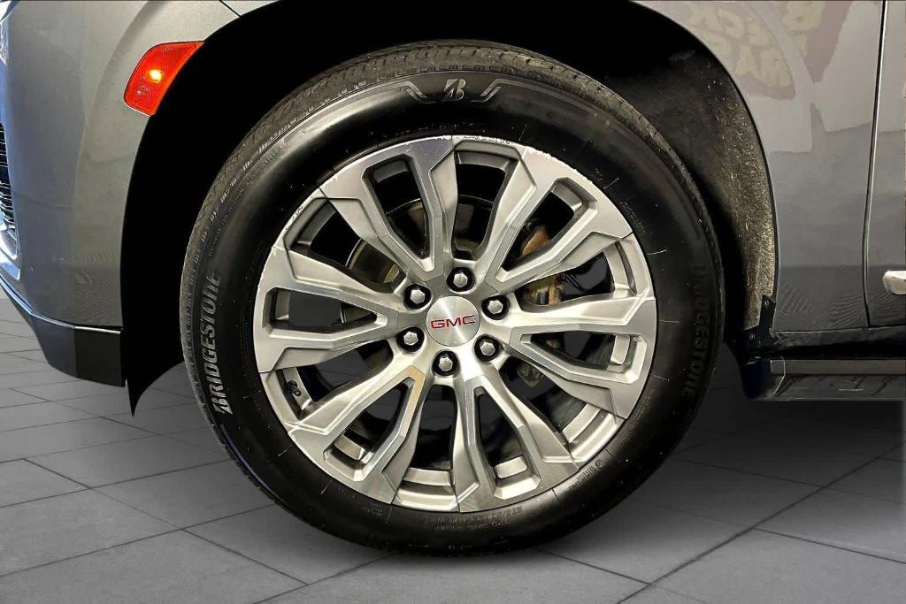 used 2022 GMC Yukon XL car, priced at $47,996