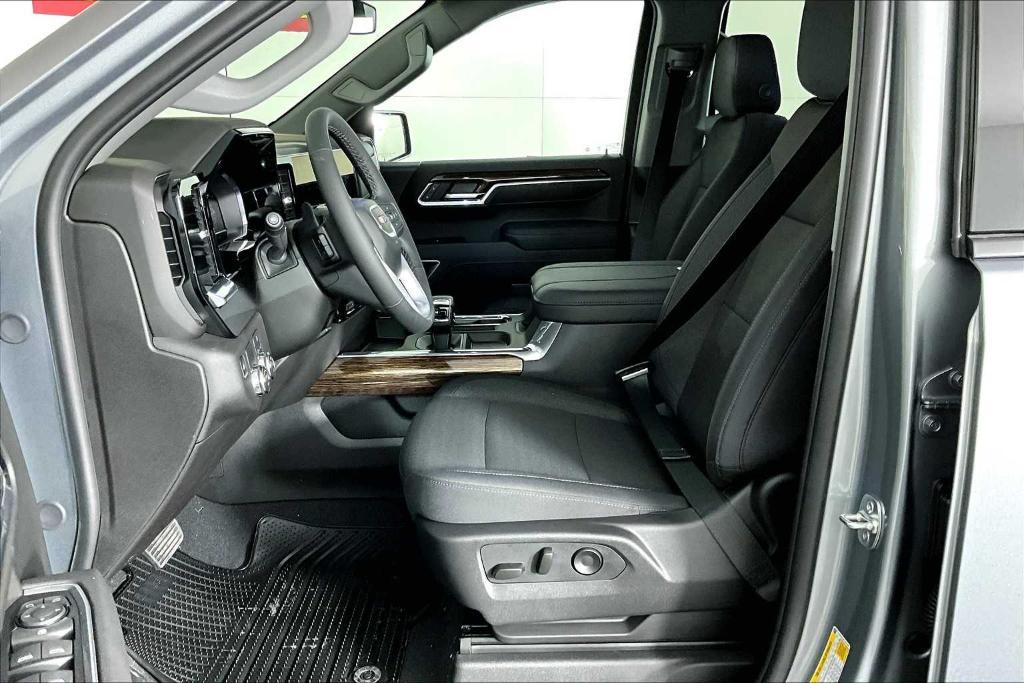 new 2025 GMC Sierra 1500 car, priced at $46,030