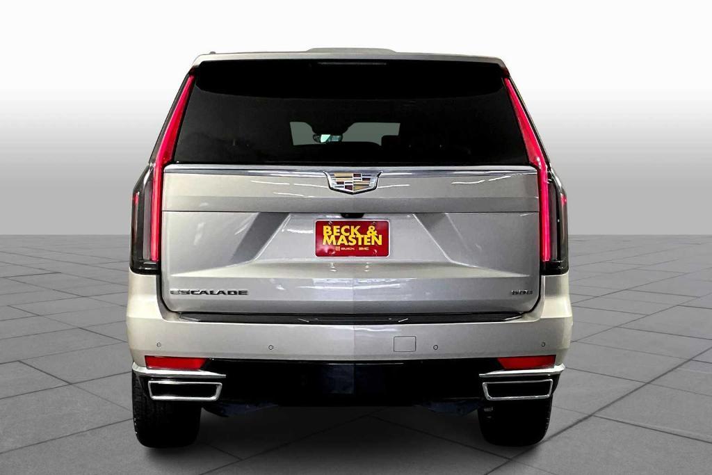 used 2022 Cadillac Escalade ESV car, priced at $64,915