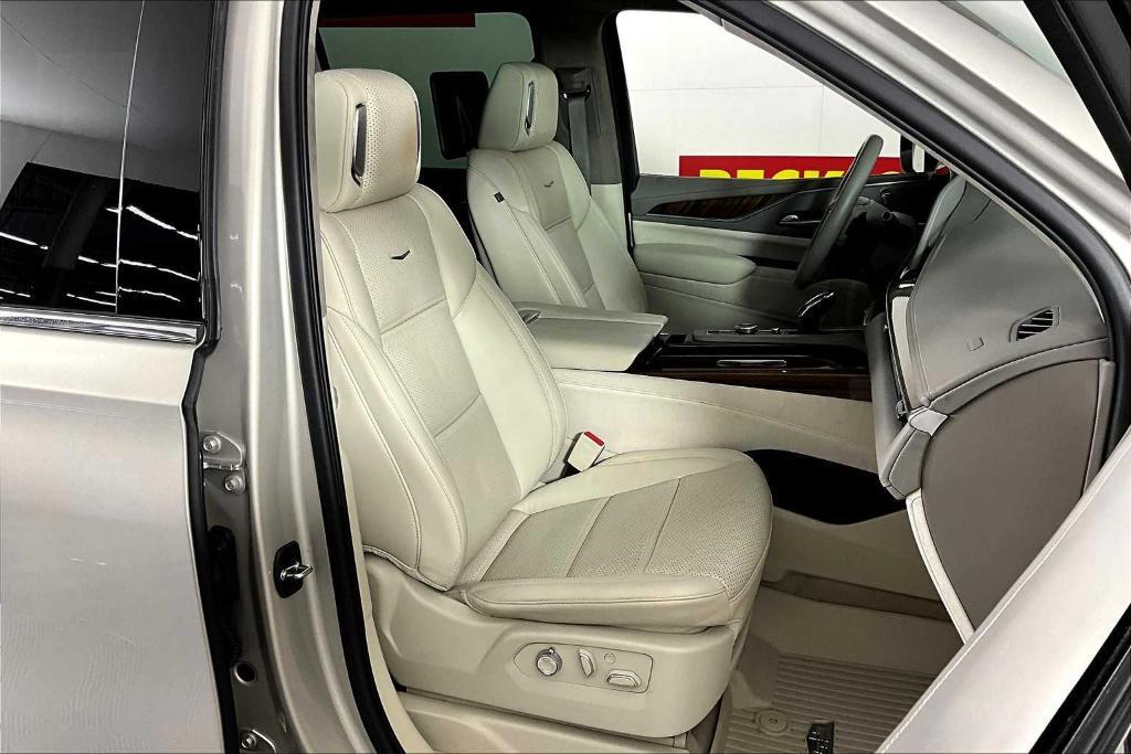 used 2022 Cadillac Escalade ESV car, priced at $64,915