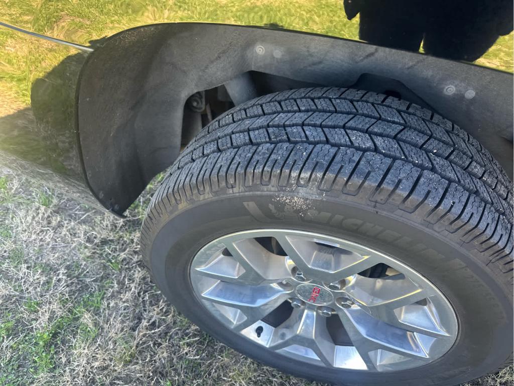 used 2019 GMC Yukon car, priced at $26,997