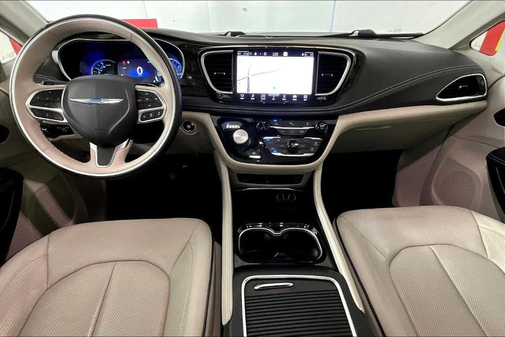 used 2021 Chrysler Pacifica Hybrid car, priced at $26,525
