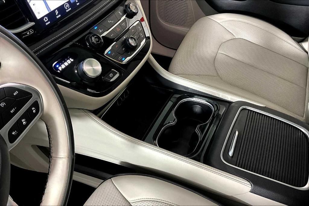 used 2021 Chrysler Pacifica Hybrid car, priced at $26,525