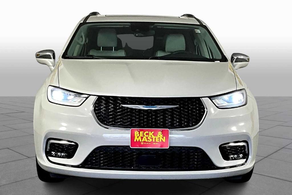 used 2021 Chrysler Pacifica Hybrid car, priced at $26,525