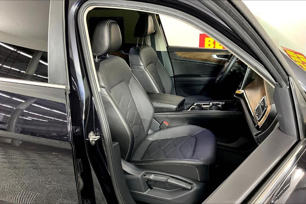 used 2024 Volkswagen Atlas car, priced at $28,895