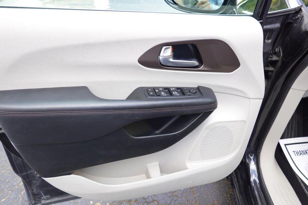 used 2018 Chrysler Pacifica car, priced at $11,400