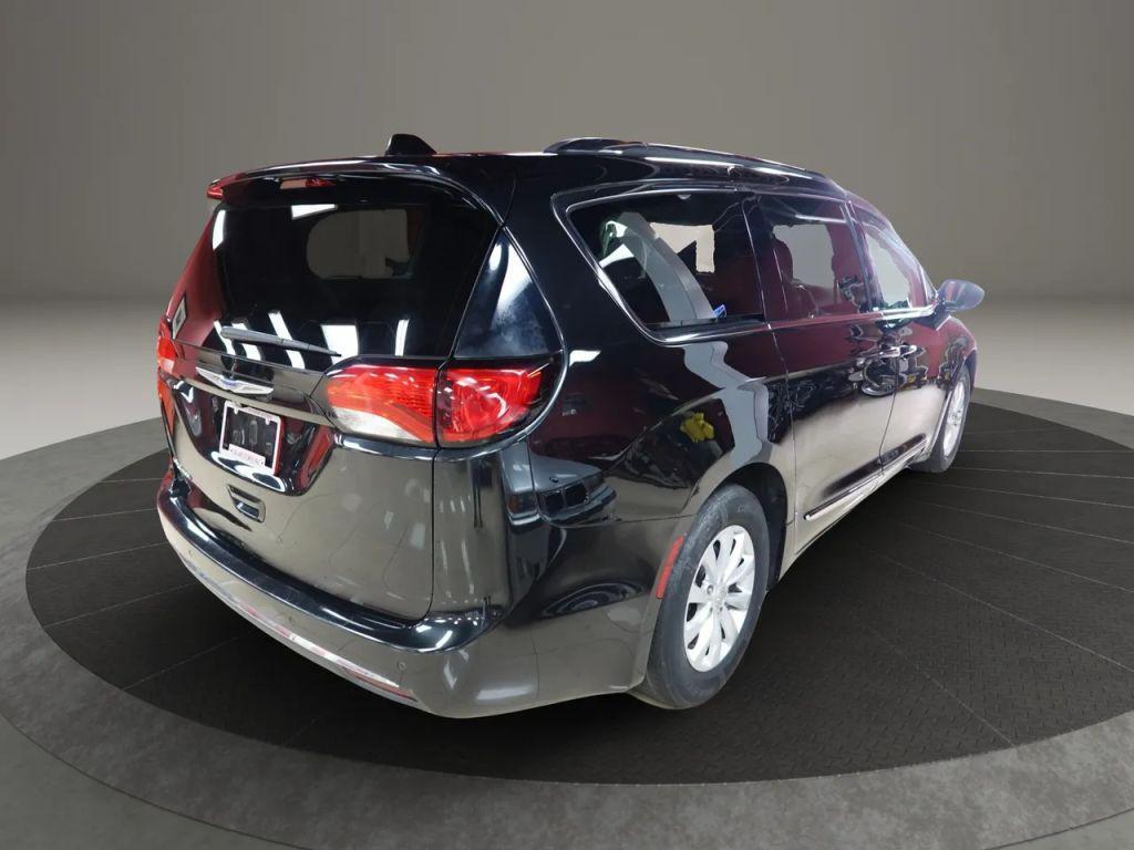 used 2018 Chrysler Pacifica car, priced at $11,400