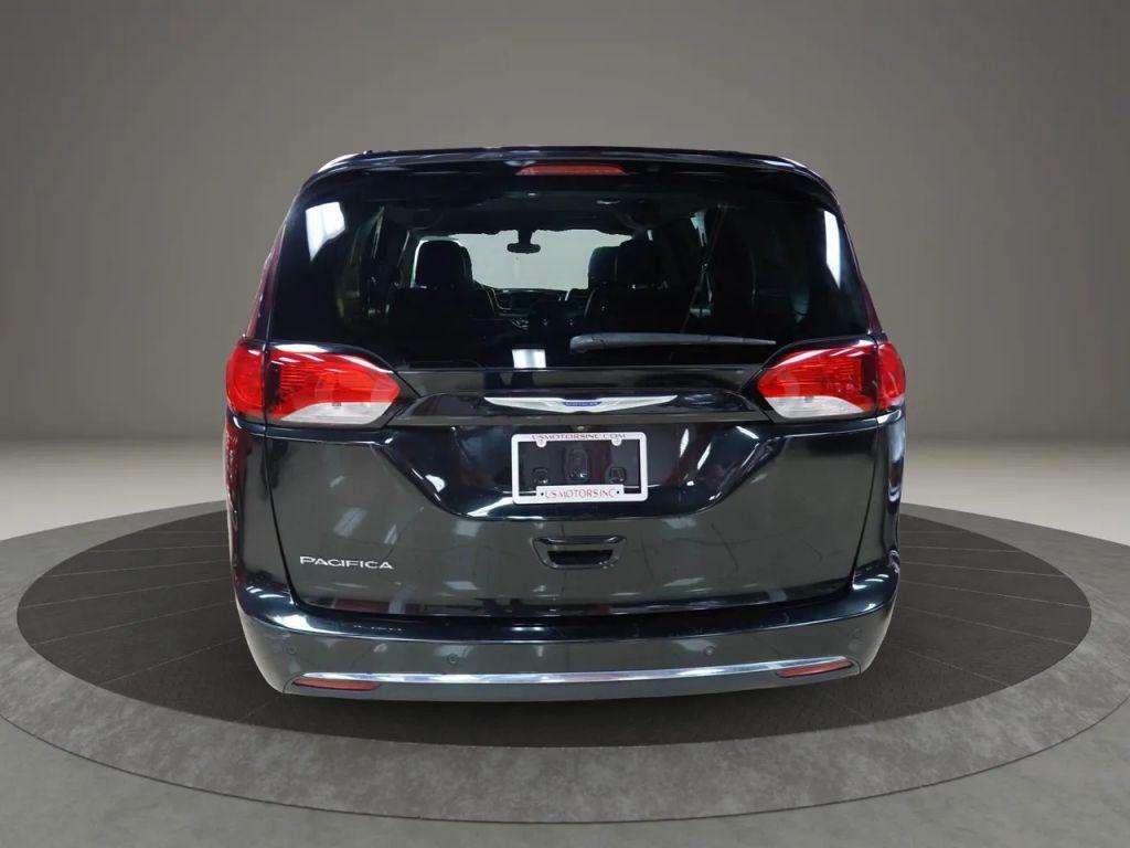 used 2018 Chrysler Pacifica car, priced at $11,400