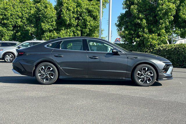 new 2025 Hyundai Sonata car, priced at $28,385