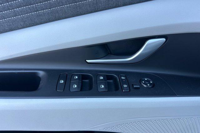 new 2025 Hyundai ELANTRA HEV car, priced at $29,655