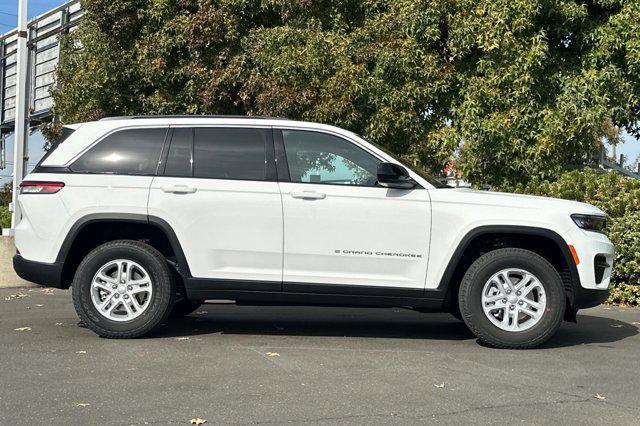 new 2025 Jeep Grand Cherokee car, priced at $39,330