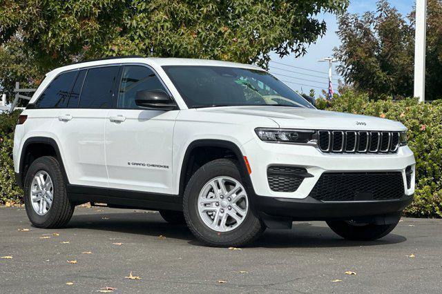 new 2025 Jeep Grand Cherokee car, priced at $39,330