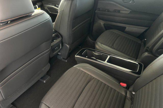 new 2025 Nissan Pathfinder car, priced at $46,205