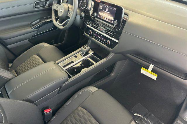 new 2025 Nissan Pathfinder car, priced at $43,475
