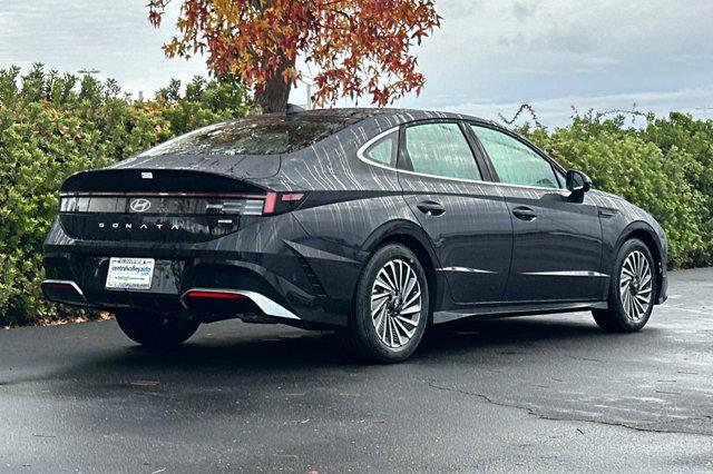 new 2025 Hyundai Sonata Hybrid car, priced at $39,135