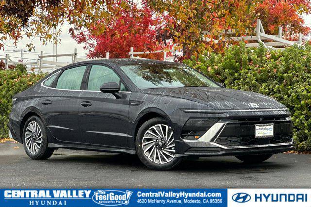 new 2025 Hyundai Sonata Hybrid car, priced at $39,135