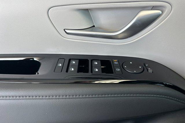 new 2025 Hyundai TUCSON Hybrid car, priced at $41,985