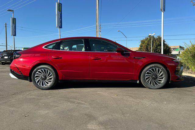 new 2025 Hyundai Sonata Hybrid car, priced at $38,110