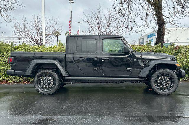 new 2025 Jeep Gladiator car, priced at $43,385