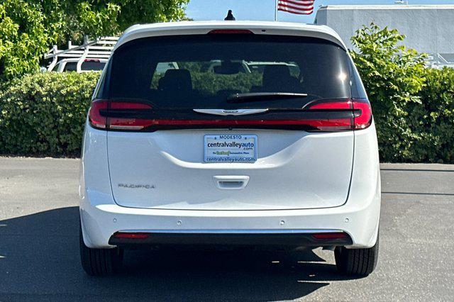 new 2025 Chrysler Pacifica car, priced at $41,615